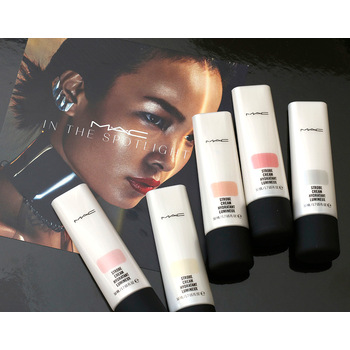 Strobe Cream Hydratant Lumineux - Rozjasňujúci hydratačný krém
